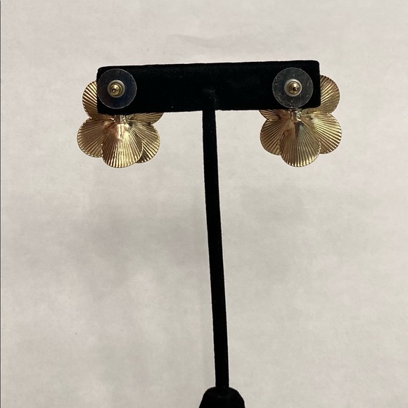 Gold Roses - Picture 2 of 4